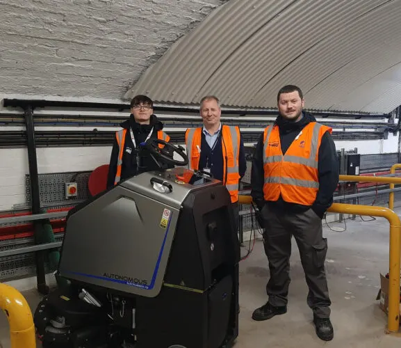Risparmio di 145,945 ore e 1,1 milioni di acqua annualmente: come i robot di Gausium hanno aiutato la rete ferroviaria di trasformazione della stazione di pulizia